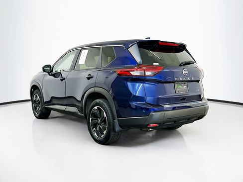 Used 2025 Nissan Rogue SV image 5