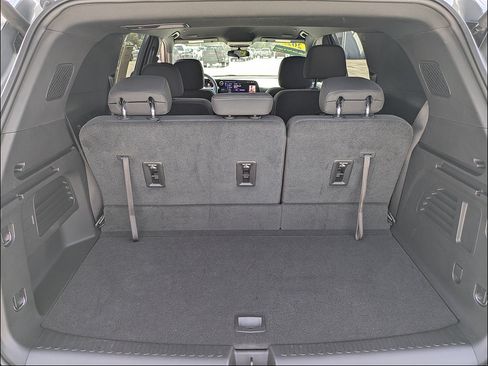 Certified 2025 Chevrolet Traverse LT w/ Driver Confidence Package FWD image 13