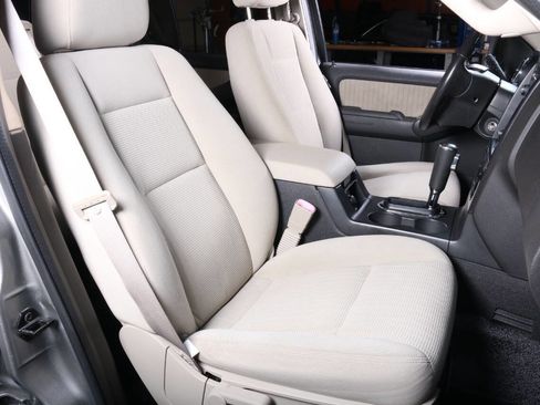 Used 2008 Ford Explorer Sport Trac XLT image 3