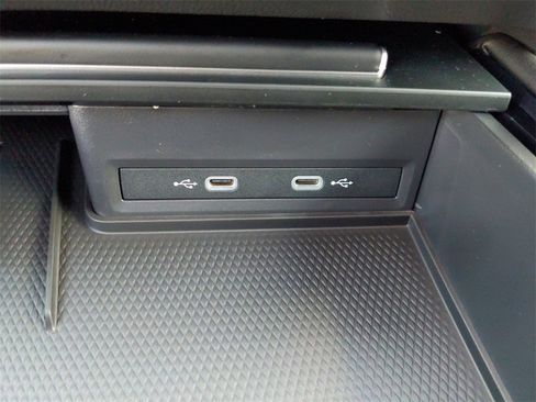 New 2025 Volkswagen Atlas Cross Sport SE image 33