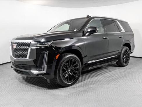 Used 2021 Cadillac Escalade Luxury image 2