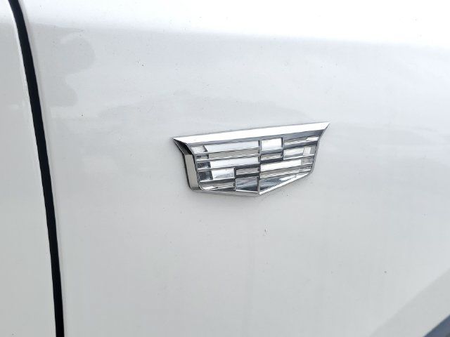 Used 2019 Cadillac XT4 Premium Luxury w/ Cold Weather Package AWD/4WD image 5