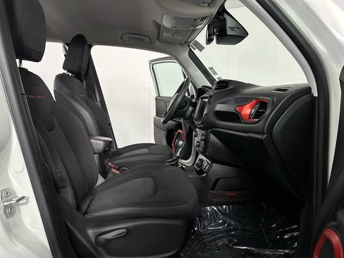 Used 2023 Jeep Renegade Trailhawk image 24