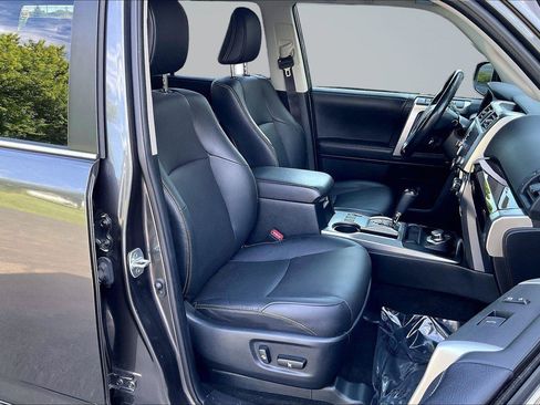 Used 2023 Toyota 4Runner Limited AWD/4WD image 8