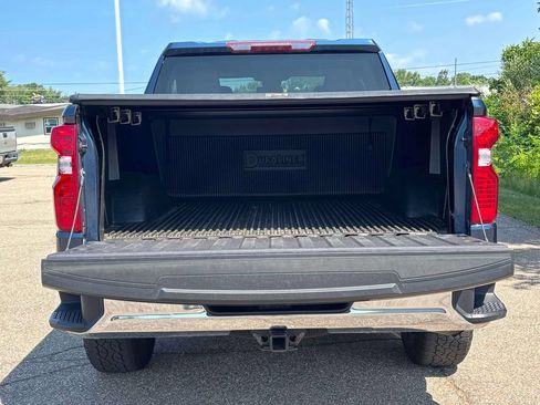 Used 2023 Chevrolet Silverado 1500 LT AWD/4WD image 31
