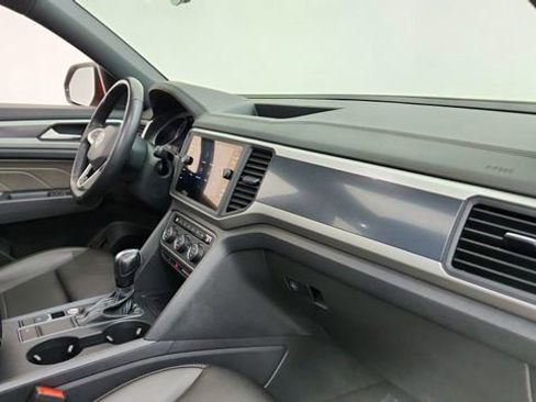 Used 2021 Volkswagen Atlas Cross Sport SE w/ Panoramic Sunroof Package image 20