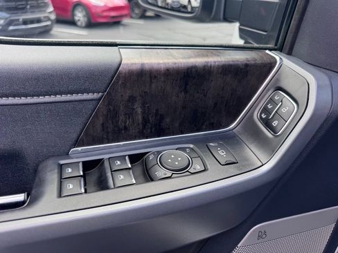 Used 2024 Ford F250 Lariat AWD/4WD image 27