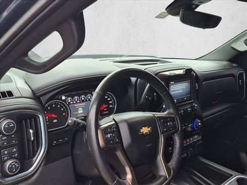 Used 2021 Chevrolet Silverado 1500 High Country w/ Technology Package AWD/4WD image 9