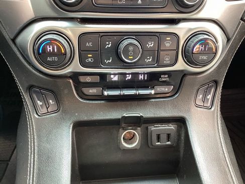 Used 2017 Chevrolet Suburban LT image 25