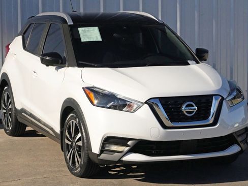 Used 2020 Nissan Kicks SR image 40