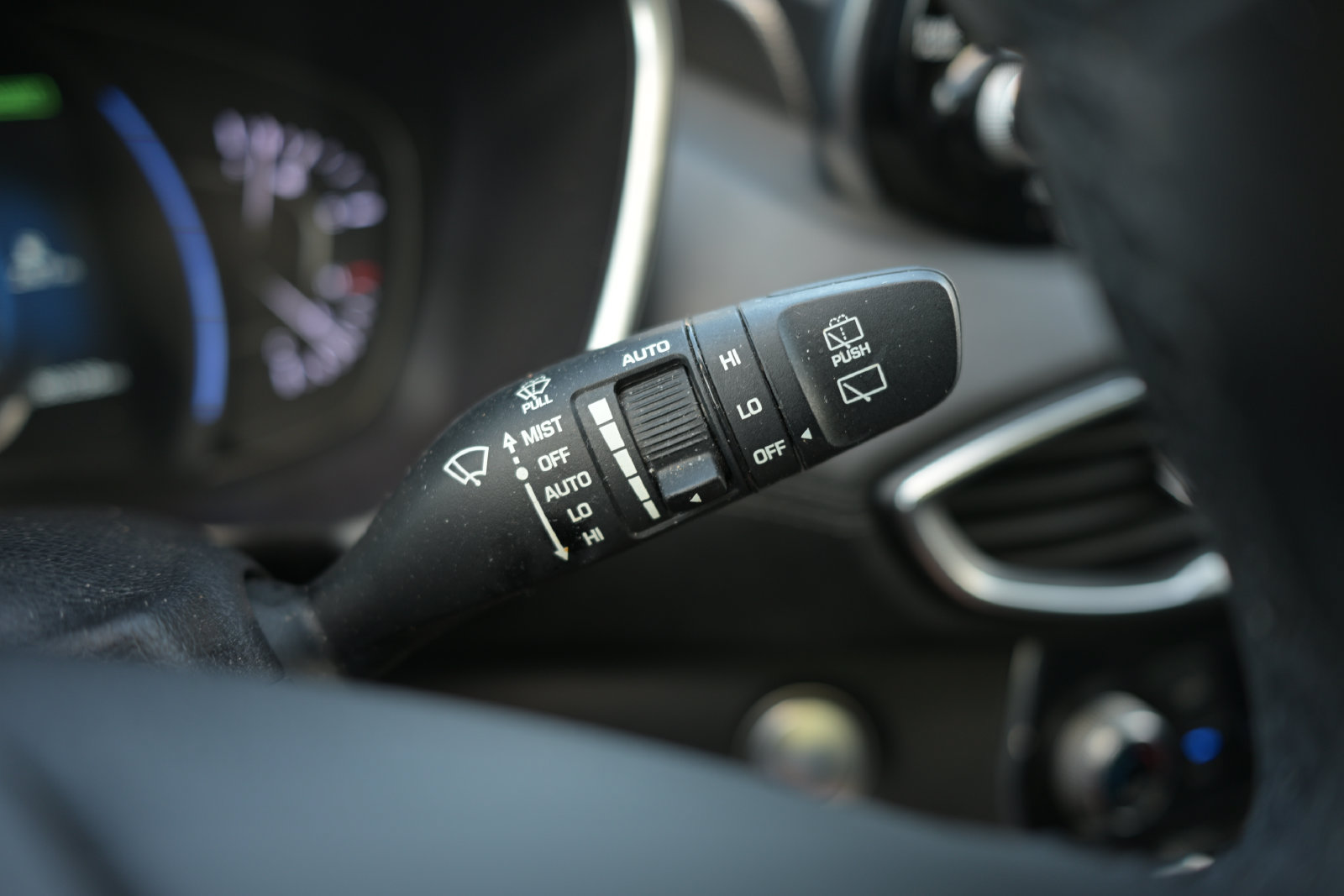 Used 2020 Hyundai Santa Fe Limited AWD/4WD image 19