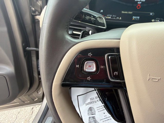 Used 2021 Lincoln Corsair Reserve FWD image 28