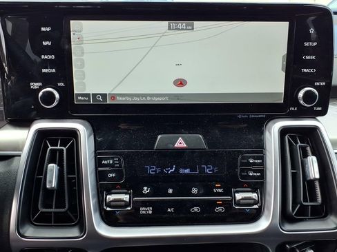 Certified 2023 Kia Sorento EX image 8