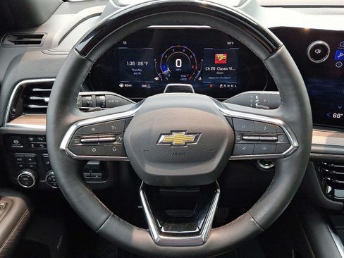 Used 2025 Chevrolet Suburban High Country AWD/4WD image 20