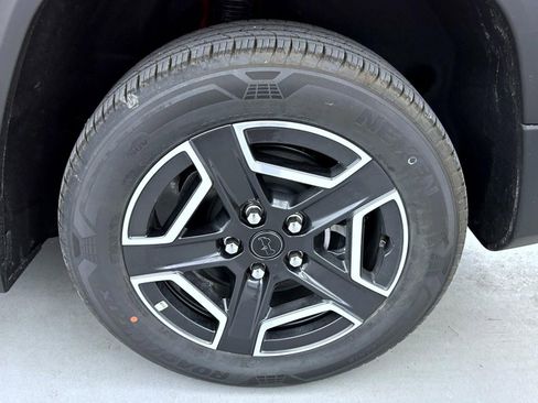 New 2026 Jeep Cherokee Laredo image 22