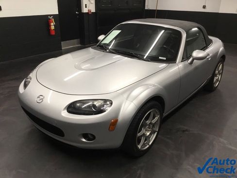 Used 2006 MAZDA MX-5 Miata Touring image 17