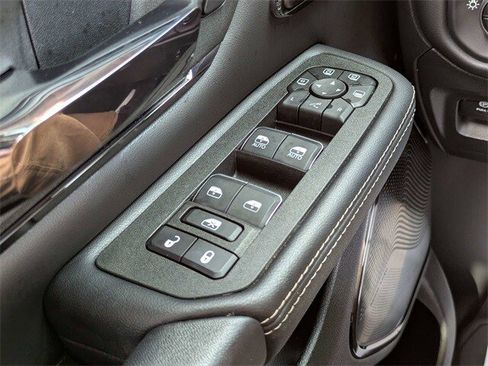 Used 2025 RAM 1500 Limited w/ Trailer Tow Group image 27