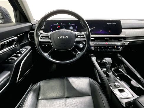 Used 2024 Kia Telluride EX w/ EX Captain's Chair Package FWD image 6