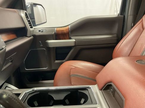 Used 2018 Ford F150 King Ranch w/ Equipment Group 601A Luxury AWD/4WD image 23