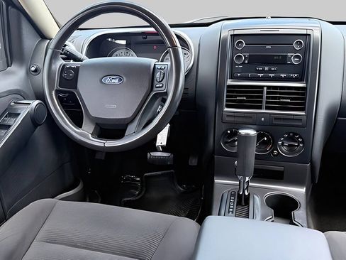 Used 2010 Ford Explorer XLT RWD image 14