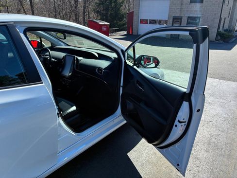 Used 2022 Toyota Prius Prime Limited image 15