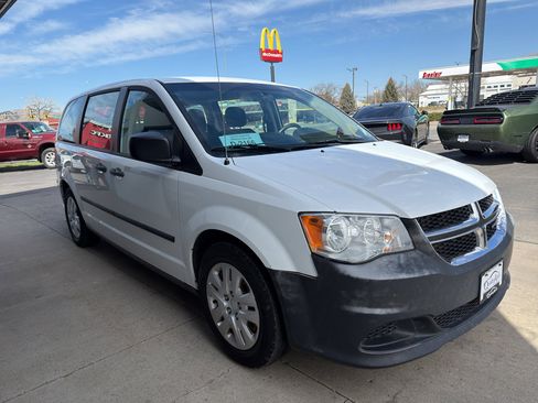 Used 2015 Dodge Grand Caravan American Value Package image 4