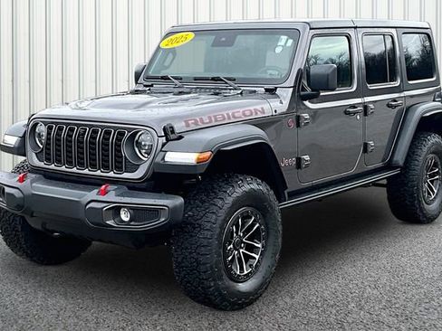 Used 2025 Jeep Wrangler Unlimited Rubicon w/ XTREMEE 35" Tire Package image 2