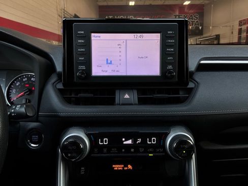 Used 2019 Toyota RAV4 XLE FWD image 28