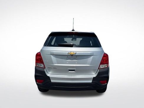 Used 2018 Chevrolet Trax LS AWD/4WD image 4