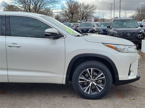 Used 2018 Toyota Highlander Plus image 2