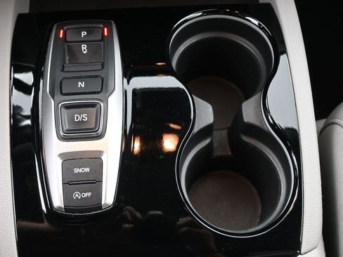 Used 2020 Honda Pilot Touring image 3