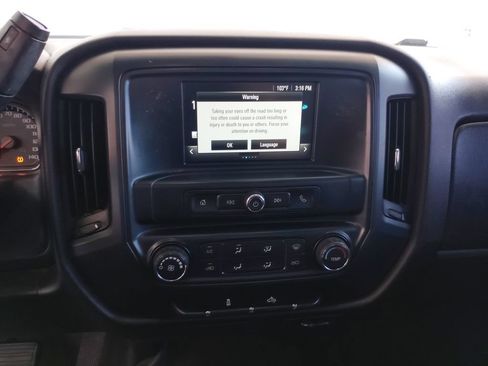 Used 2018 Chevrolet Silverado 2500 W/T RWD image 28