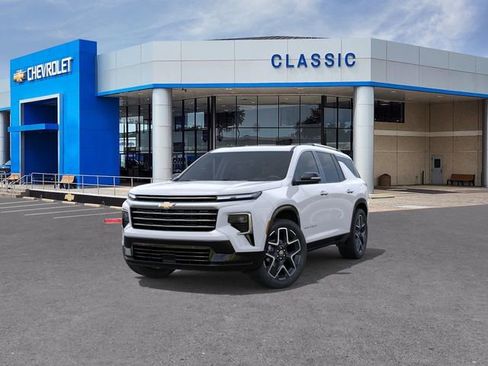 New 2026 Chevrolet Traverse High Country w/ LPO, Floor Liner Package AWD/4WD image 8