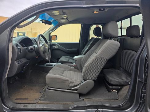 Used 2009 Nissan Frontier SE w/ SE Value Truck Pkg image 14