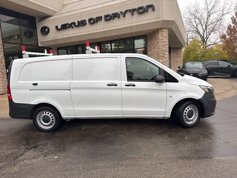 Used 2023 Mercedes-Benz Metris image 2