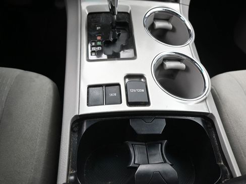 Used 2013 Toyota Highlander Plus FWD image 34