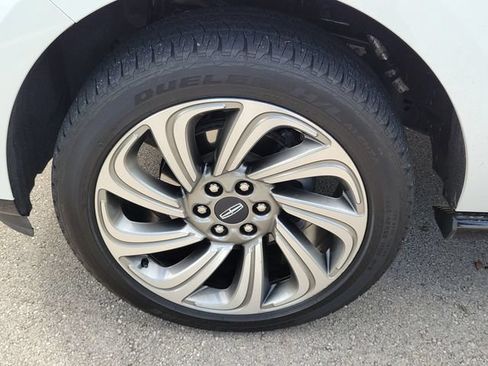 Certified 2022 Lincoln Navigator L Reserve RWD image 9