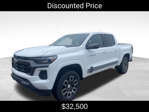 Used 2023 Chevrolet Colorado LT w/ LT Convenience Package III image 3