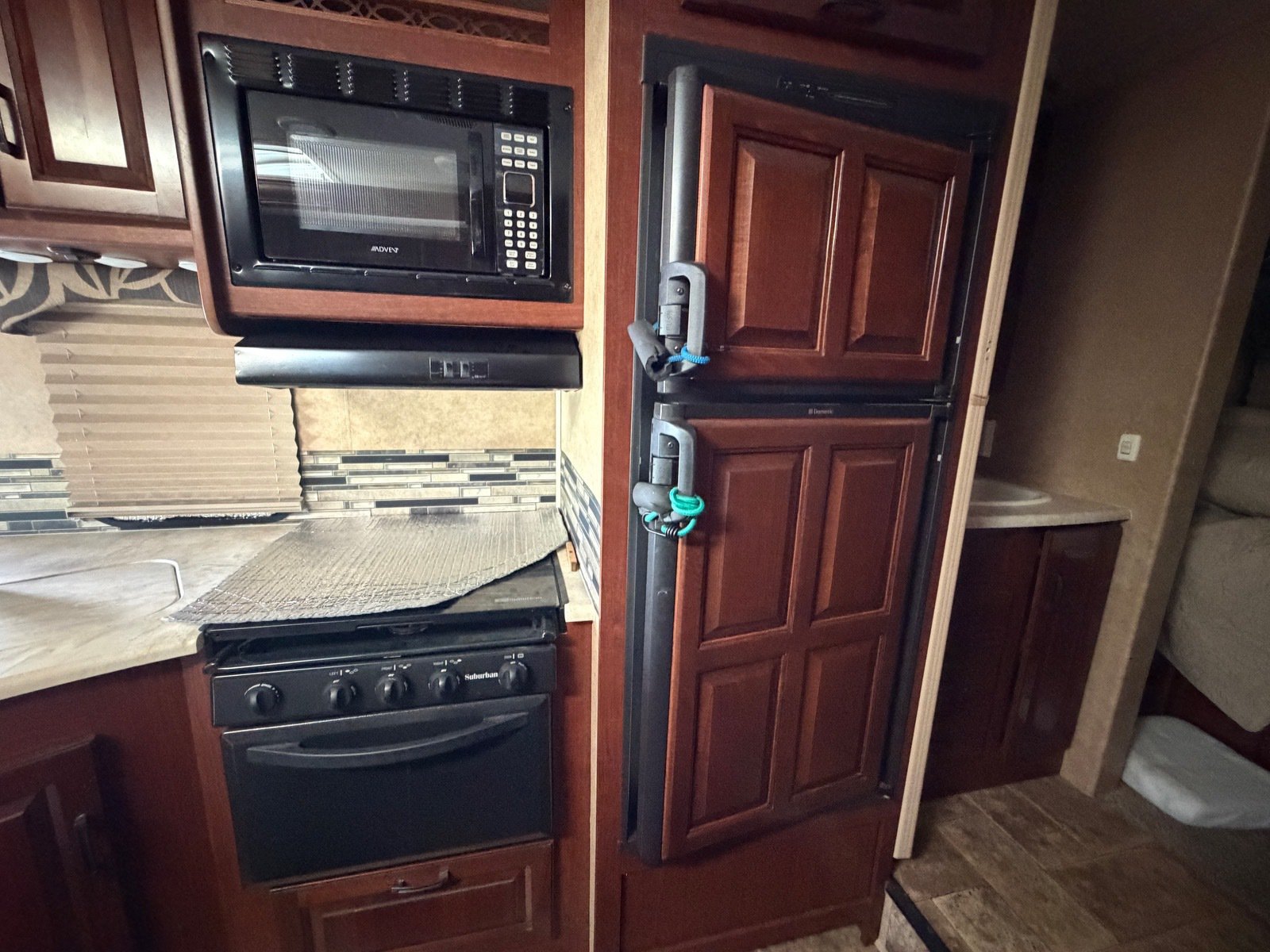 Used 2014 Ford E-450 and Econoline 450 Super Duty w/ Motorhome Prep Package RWD image 14