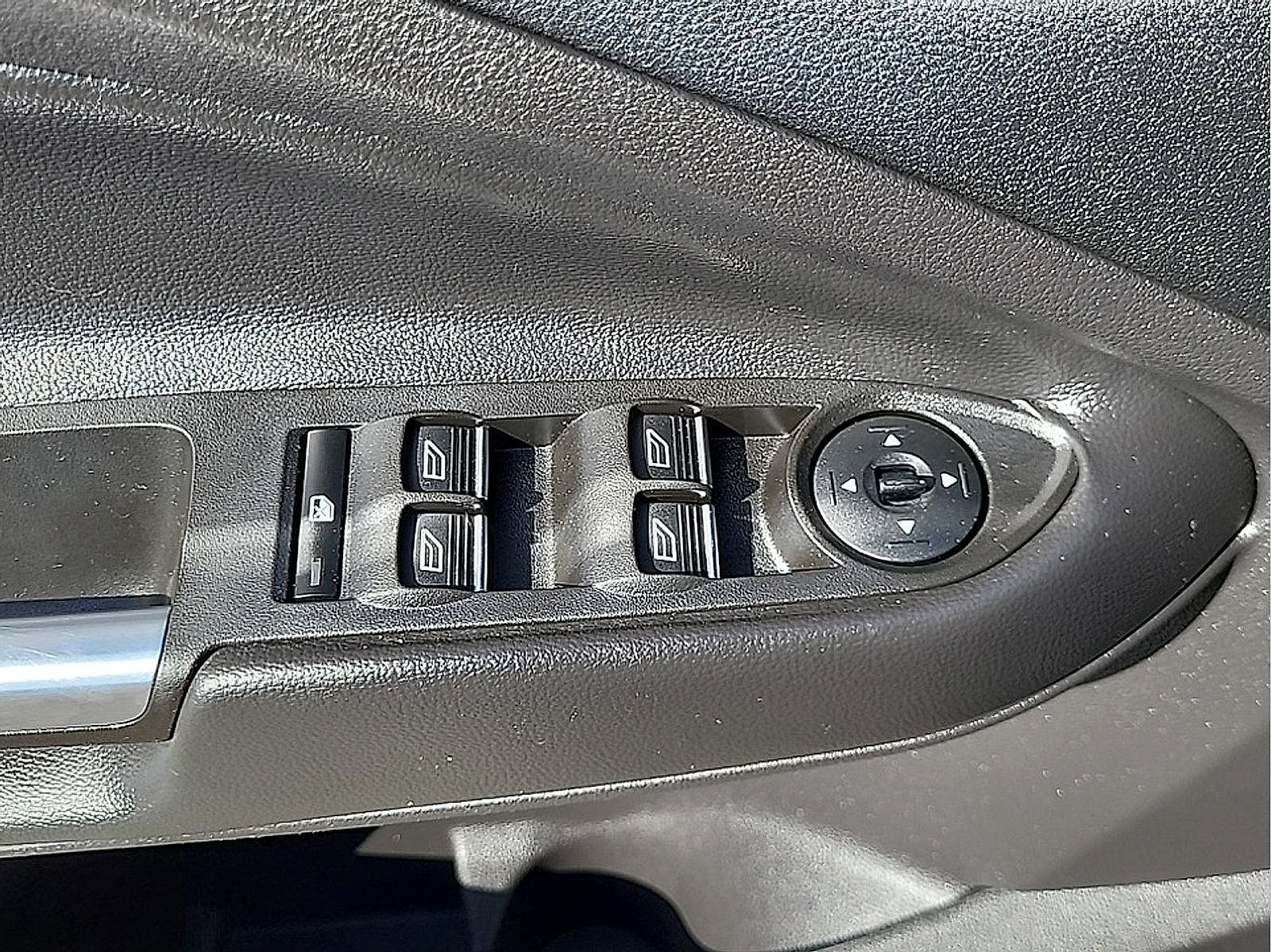 Used 2017 Ford Escape SE w/ Equipment Group 201A AWD/4WD image 14