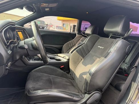 Used 2015 Dodge Challenger SRT w/ Technology Group image 7
