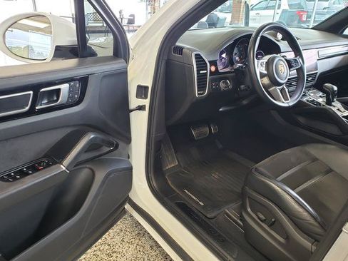 Used 2023 Porsche Cayenne GTS AWD/4WD image 10