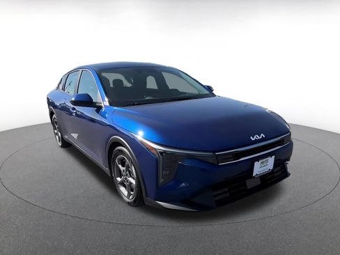 Used 2025 Kia K4 FWD image 3