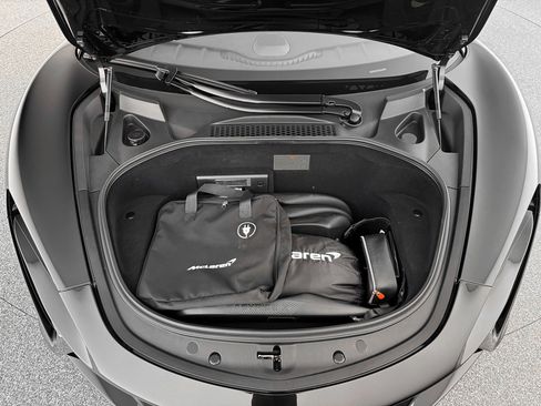 New 2025 McLaren Artura image 31