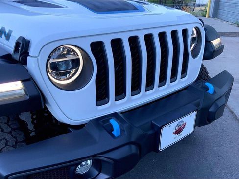 Used 2022 Jeep Wrangler Unlimited Rubicon 4xe AWD/4WD image 30