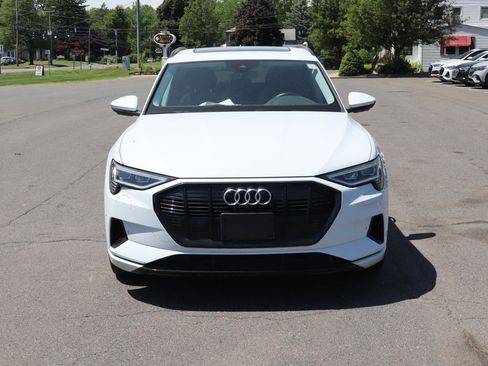 Used 2021 Audi e-tron Premium w/ Convenience Plus Package AWD/4WD image 3