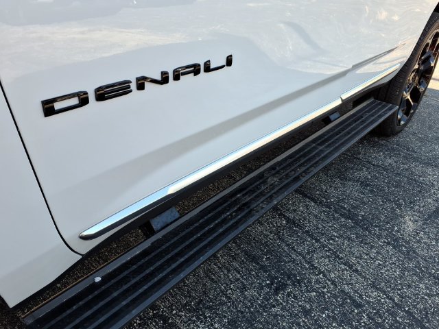 New 2027 GMC Yukon Denali w/ Denali Reserve Package AWD/4WD image 15