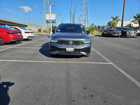 Certified 2023 Volkswagen Tiguan SE R-Line image 2