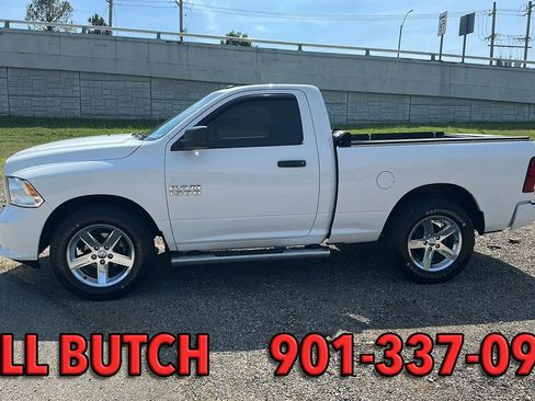 Used 2017 RAM 1500 Express RWD image 1