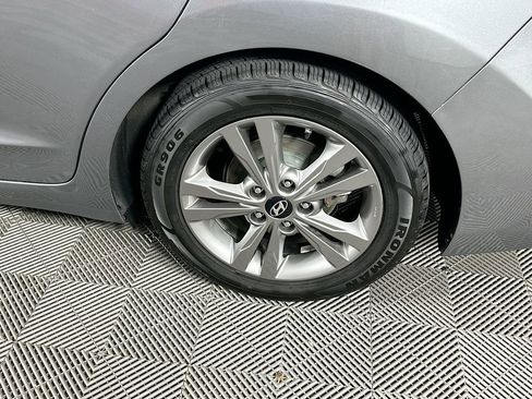 Used 2018 Hyundai Elantra SEL FWD image 36